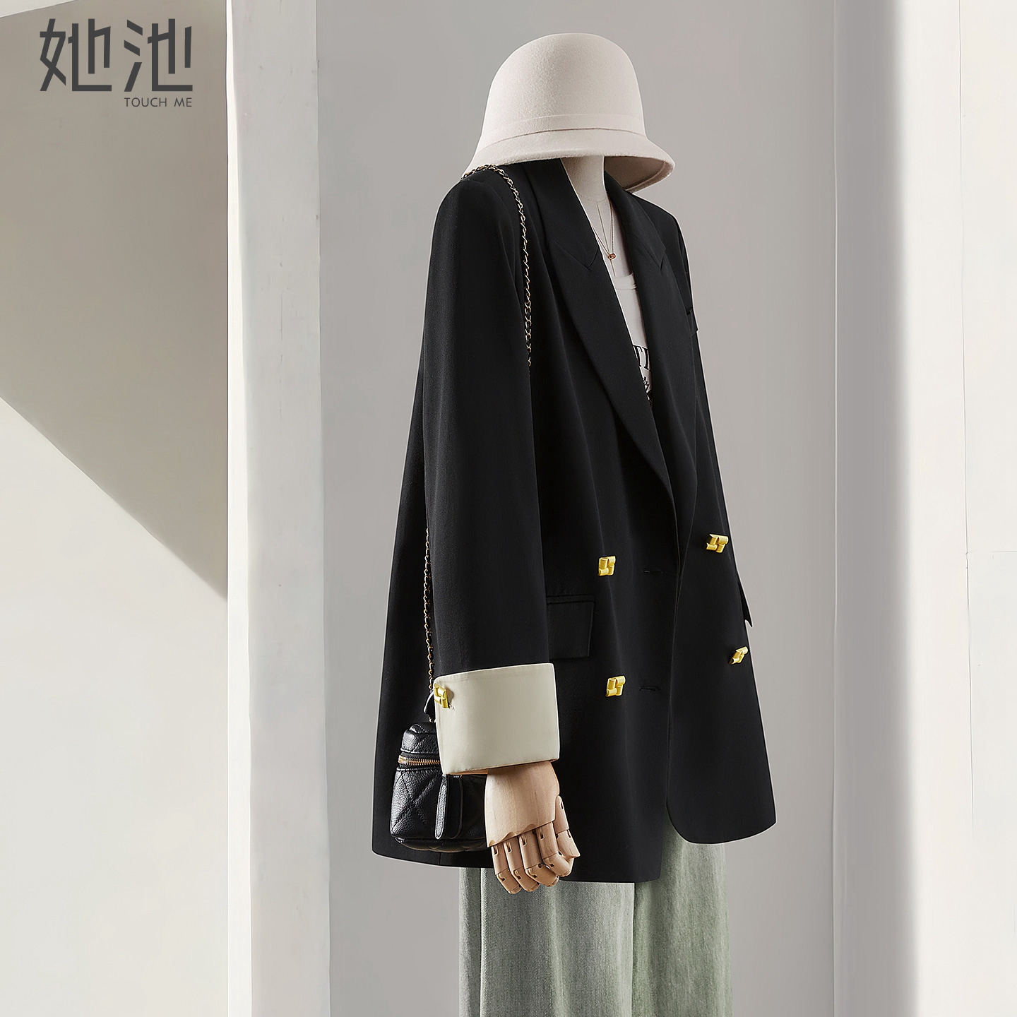 她池宽松款气质翻驳领双排扣西服