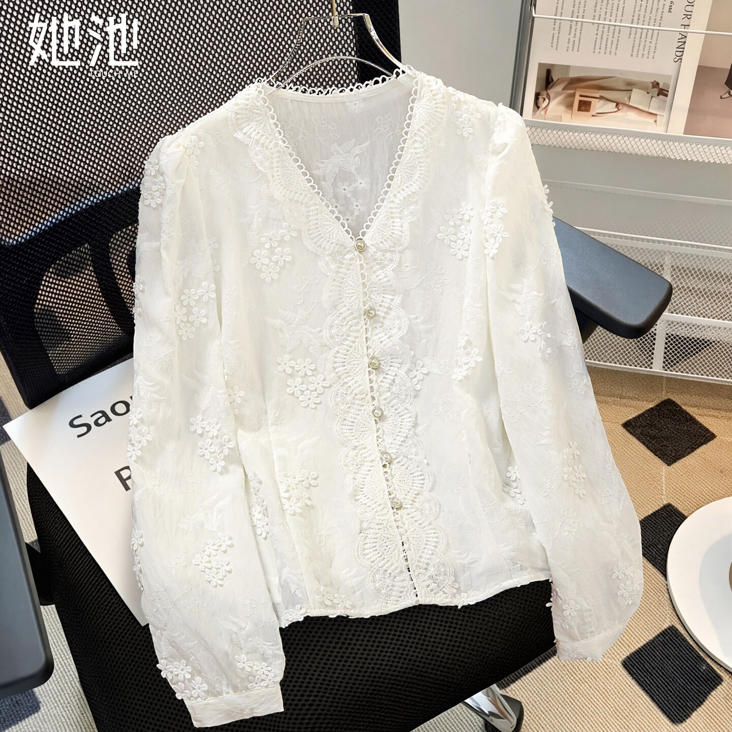 她池法式蕾丝边刺绣修身长袖衬衫