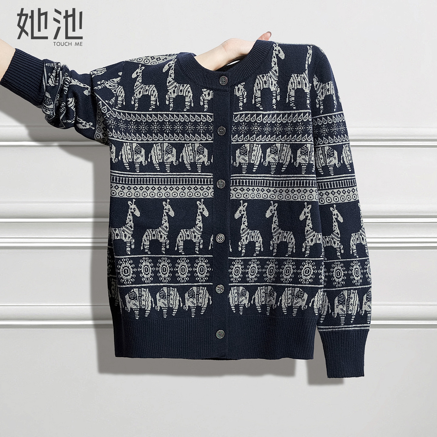 她池复古圆领显瘦单排扣针织开衫