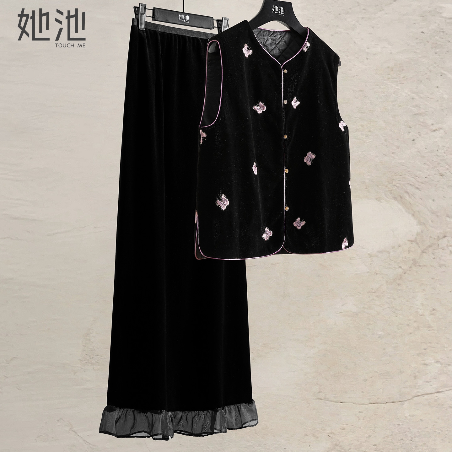 她池刺绣宽松款显瘦圆领棉马夹