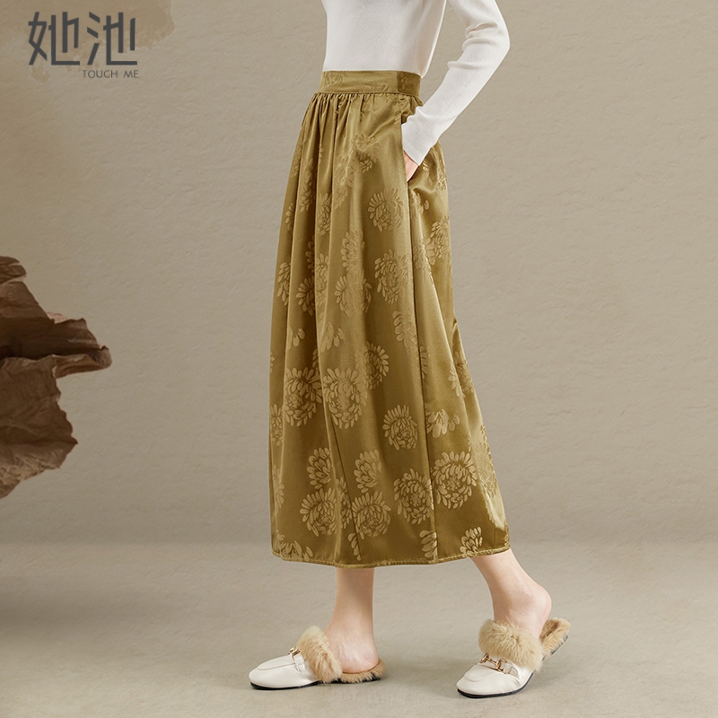 她池中长国风复古提花半身裙