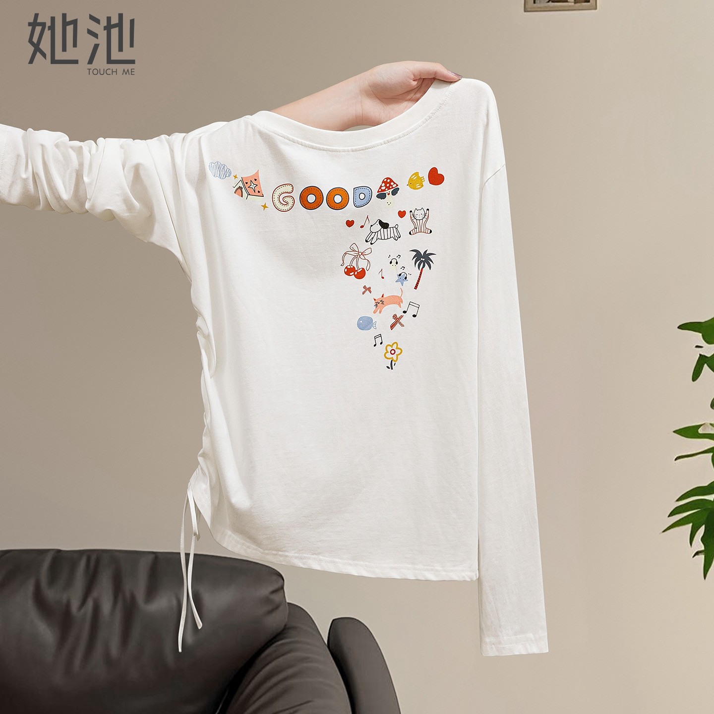 她池圆领T恤2026春装新款女装设计感抽绳宽松款印花减龄套头上衣