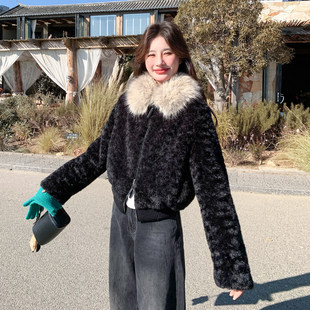 今年流行特惠黑色大毛领羊羔毛羽绒服女短款2026冬季显瘦保暖90白