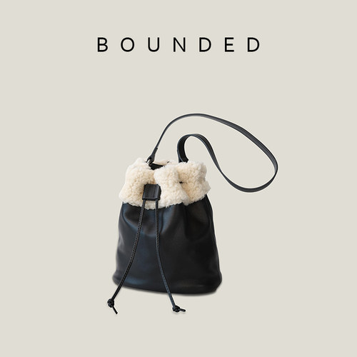 Bounded有界双旦氛围羊羔毛绒包