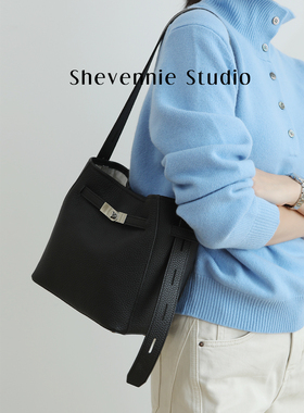 shevennie2026新品头层牛皮大容量托特包水桶包hobo凯莉水桶包