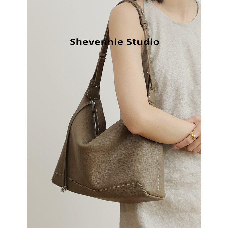 Shevennie实用主义真皮流浪包慵懒通勤软面皮单肩斜挎手提托特包