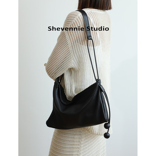 Shevennie羊皮打结带牛角包
