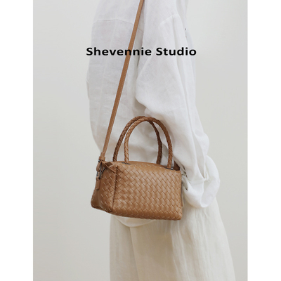 Shevennie真皮波士顿枕头包