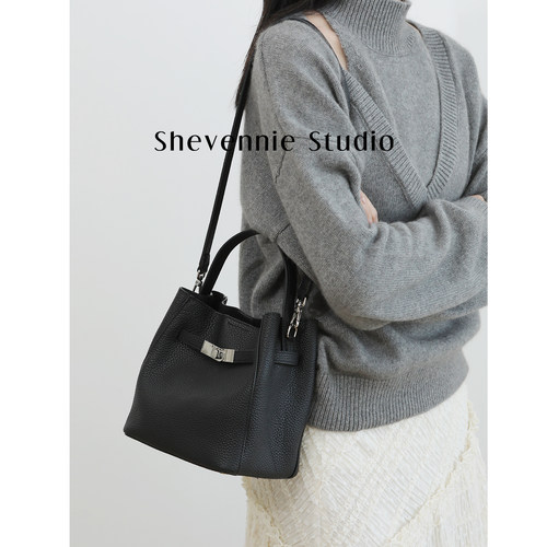 雪芸妮Togo头层牛皮通勤女包