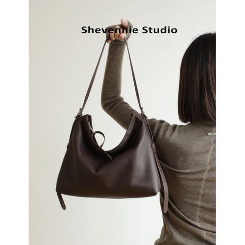 单肩秋冬可斜挎拉链软皮托特包