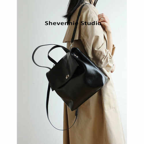 休闲双肩包Shevennie大容量