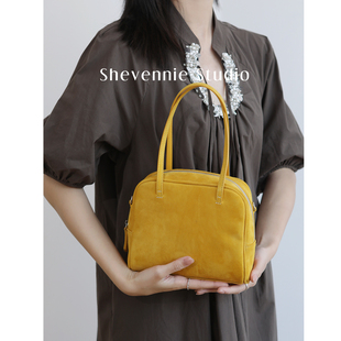 Shevennie2026麂皮磨沙牛皮波士顿包复古手提包黄色小方包高级感