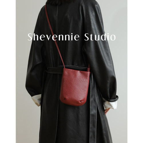 头层植鞣牛皮小众简约水桶包