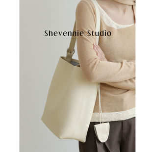 Shevennie2026头层牛皮水桶包简约百搭大容量托特包高级感单肩包