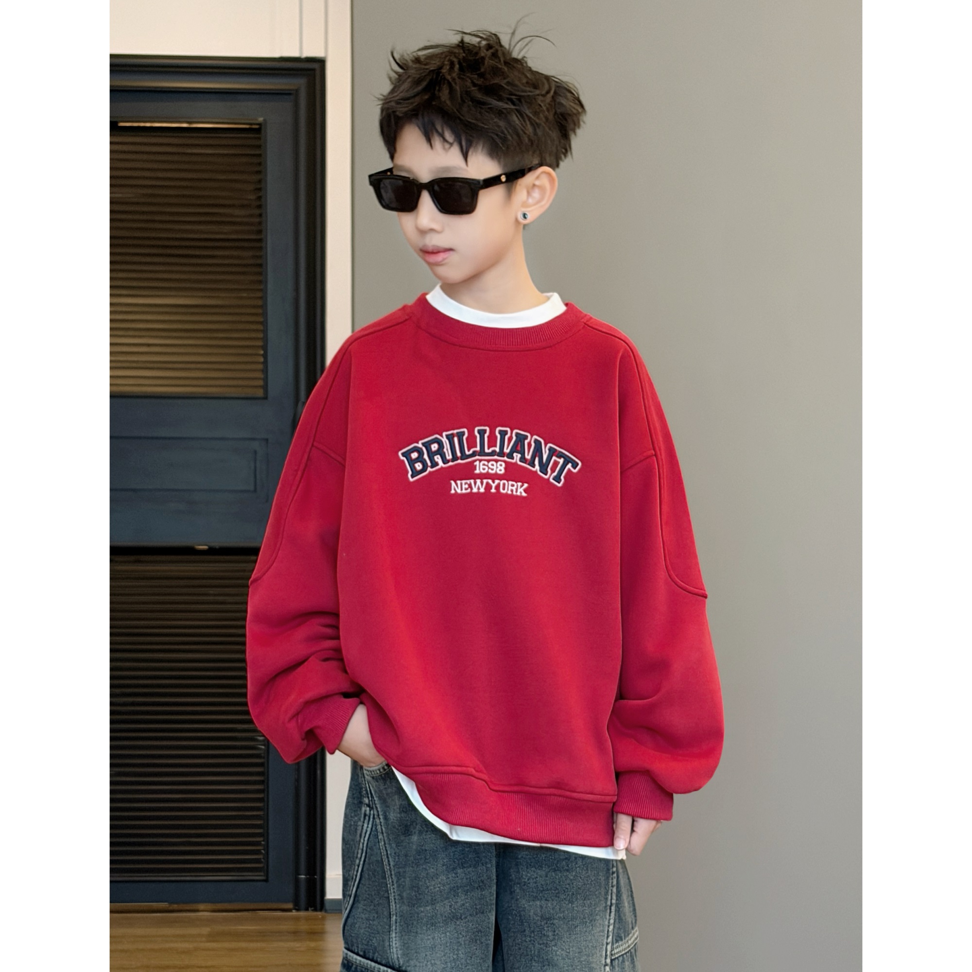 韩版男童加绒加厚枣红色卫衣