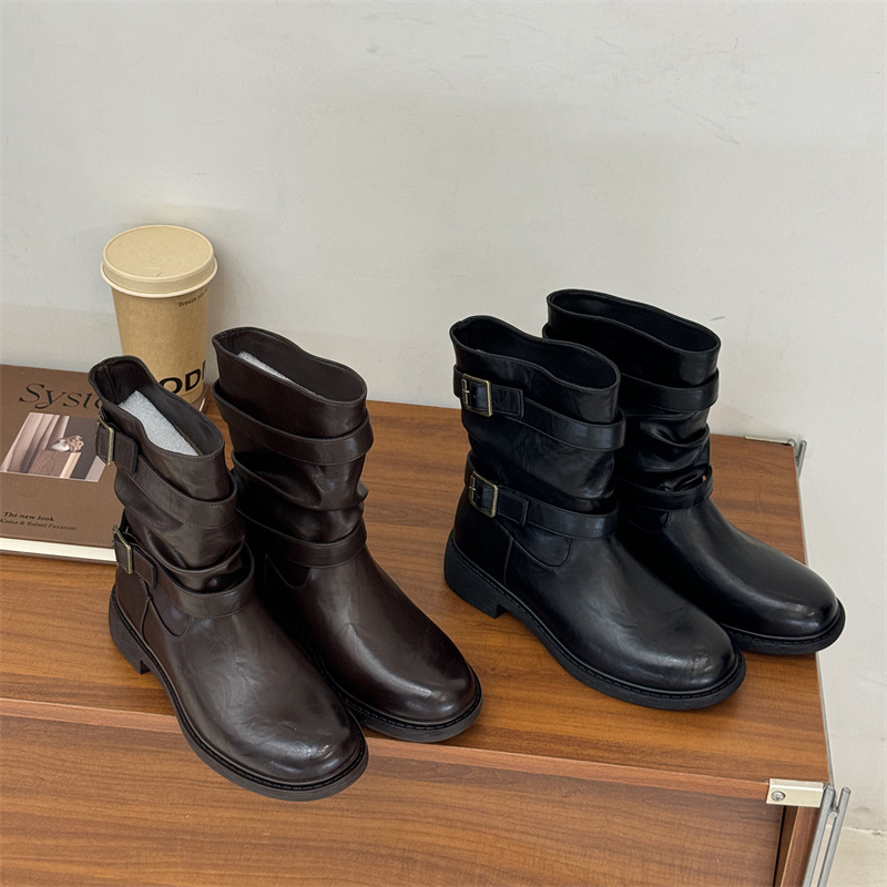 时尚百搭2025巨好看马丁靴