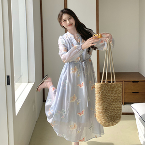 蓝色法式气质绝美长裙女2025夏季新款多巴胺蝴蝶印花度假风连衣裙图片
