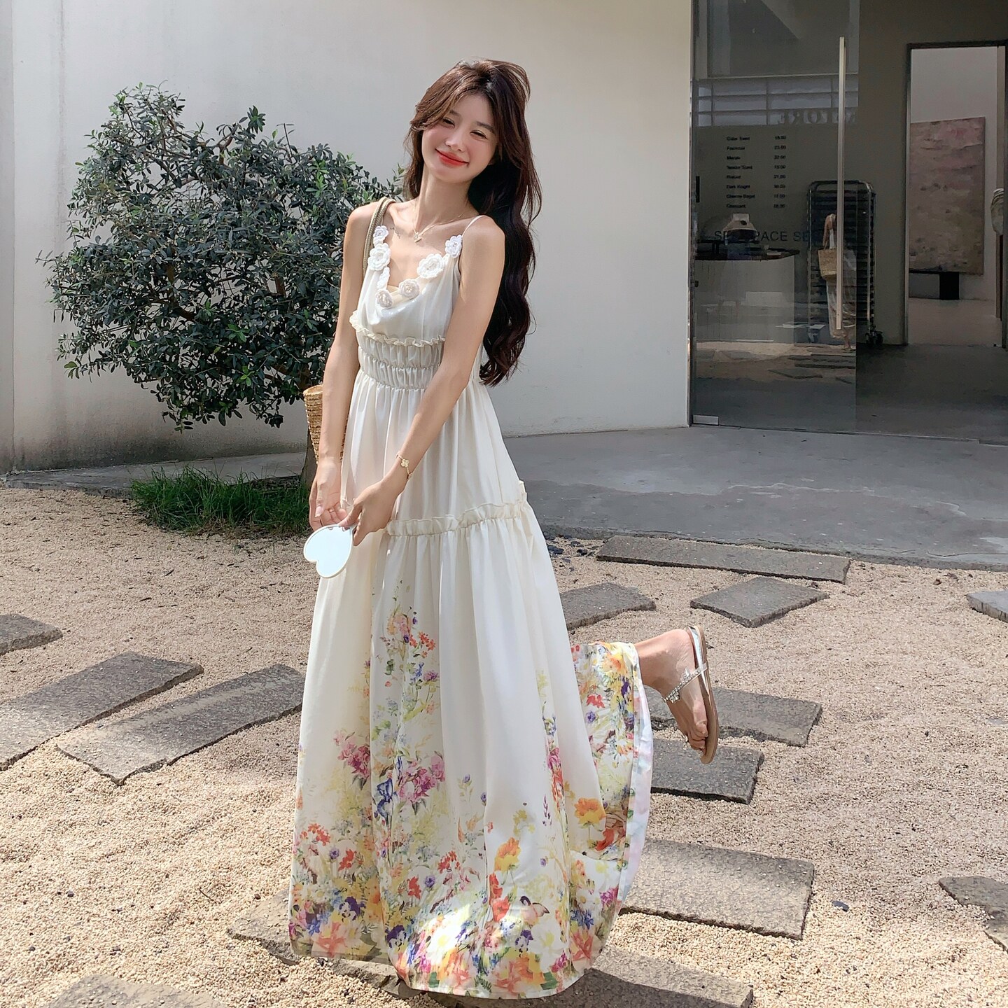 法式浪漫度假风连衣裙女2025夏新款清纯系甜美风立体花朵吊带长裙,女装连衣裙,Yologo