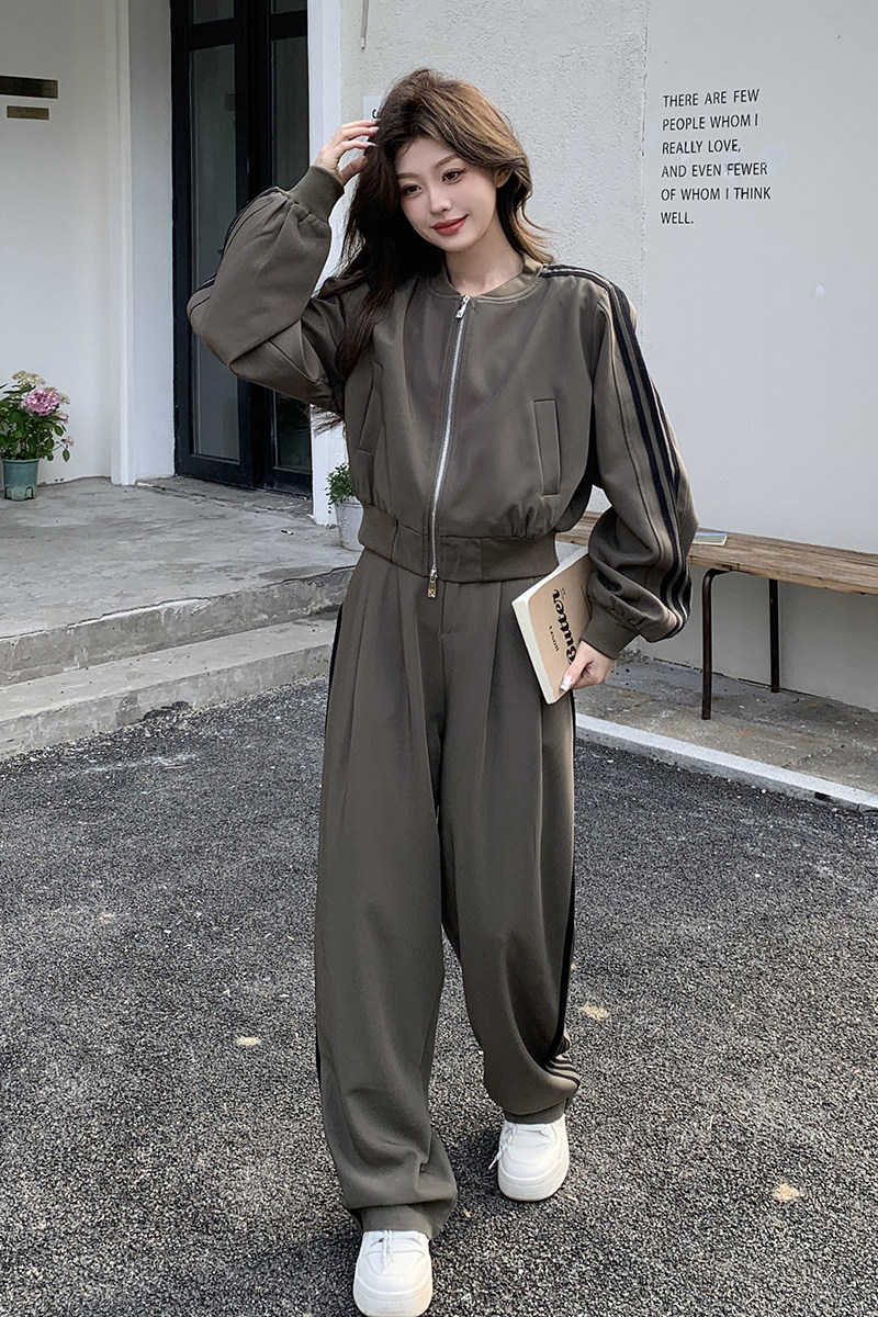 军绿色休闲卫衣运动套装女2025年春季新款设计感宽松阔腿裤两件套,女装套装/套裙,Yologo