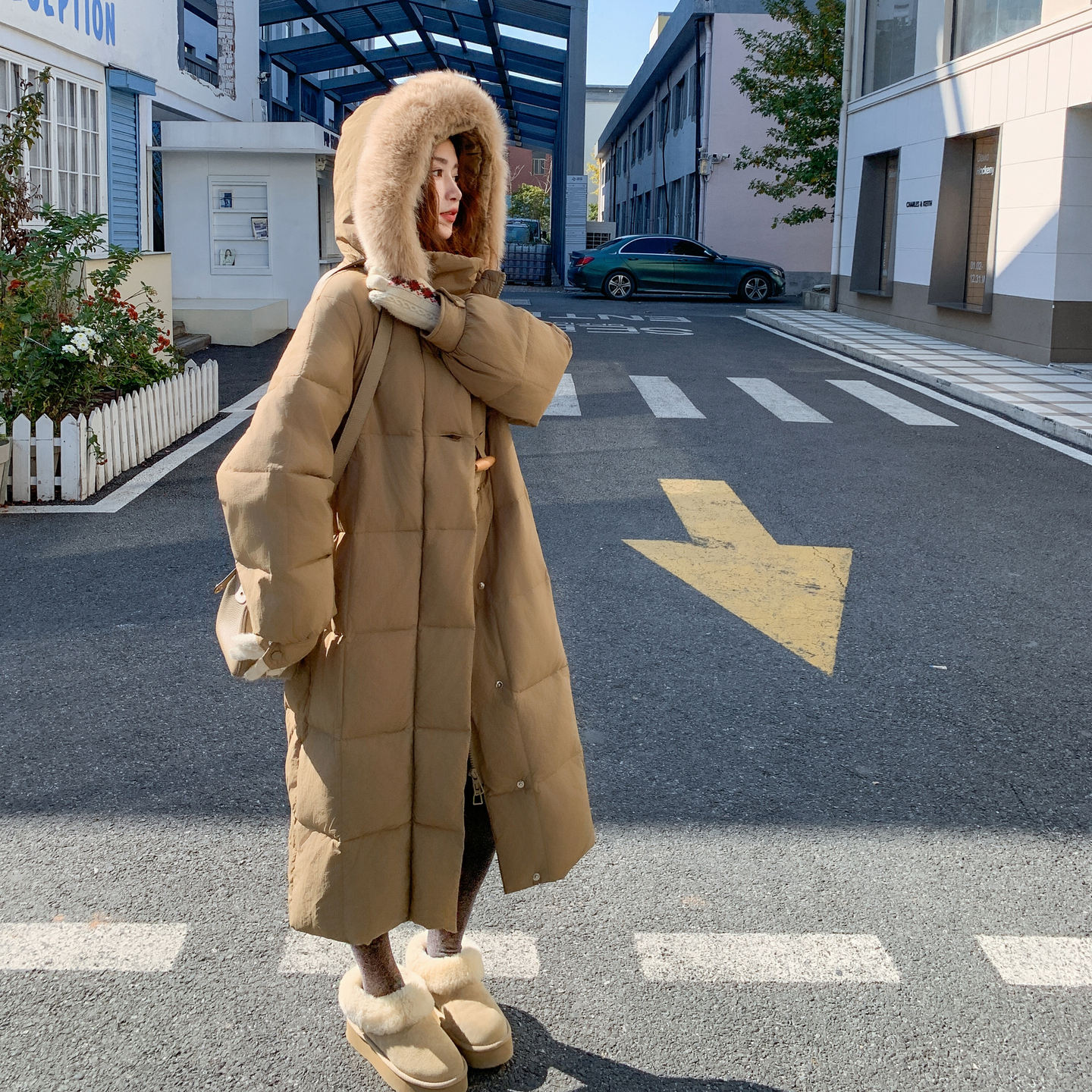 B263-S2103-P275-K42850羽绒现货，女装羽绒服，Yologo