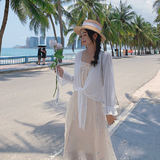 气质香槟色吊带＋外搭