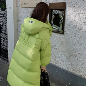 独特超好看果绿色羽绒服女冬季2025新款高级感过膝中长款保暖外套图片