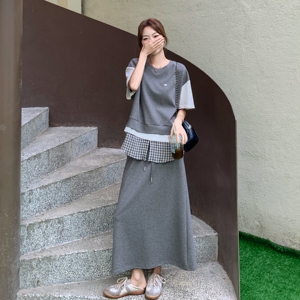 灰色假两件薄款短袖卫衣T恤套装裙女夏2025新款爆款半身裙两件套图片