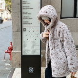 灰色短款连帽羊羔毛外套女秋冬超火好看高级小众加绒加厚棉服夹克，女装皮草，Yologo