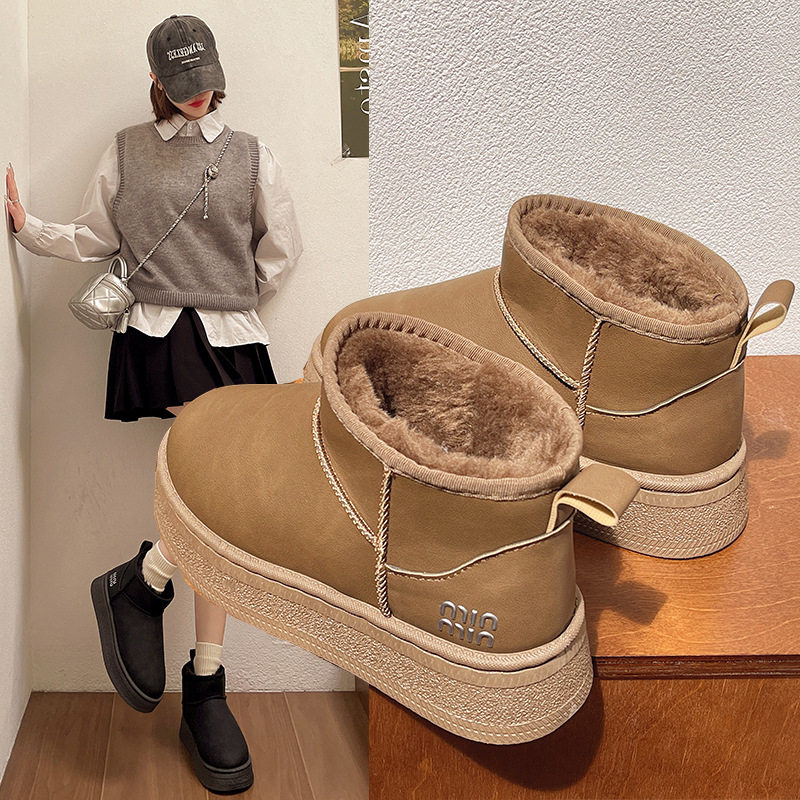 厚底加绒雪地靴女2024冬新款情侣皮面防水短筒保暖防水防滑大棉鞋