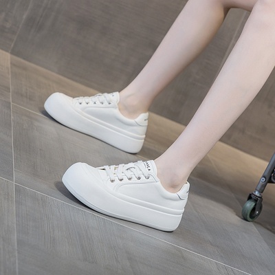 秋季皮面运动小白鞋女2025新款休闲时尚百搭圆头厚底内面包鞋爆款