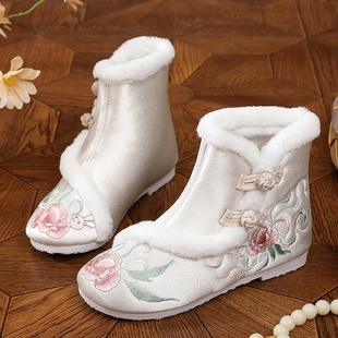 新款冬季汉服靴女加绒绣花鞋民族风古风靴皂靴改良短靴明制古装靴