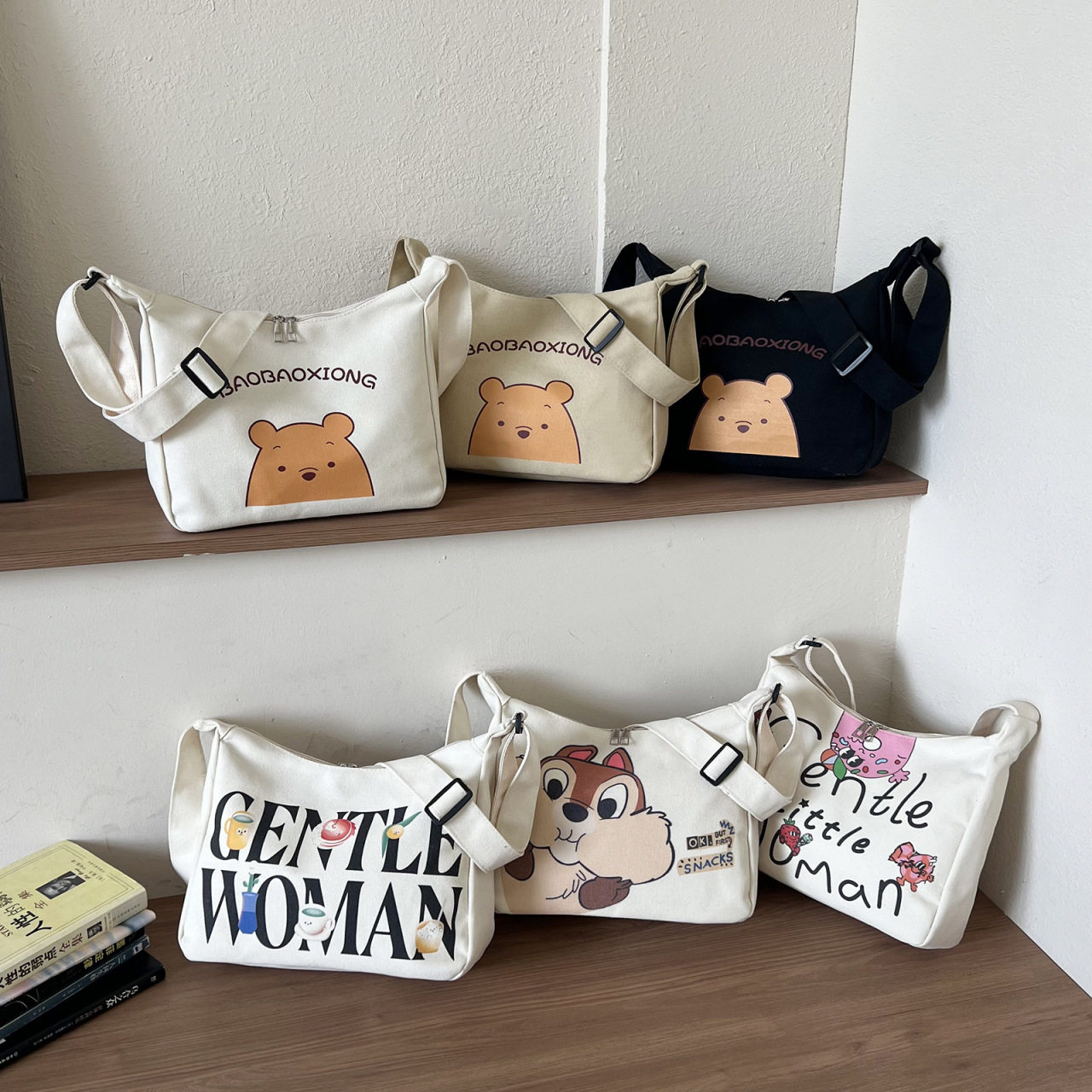 ins印花大容量字母卡通帆布包女泰国流行通用百搭斜挎通勤托特包