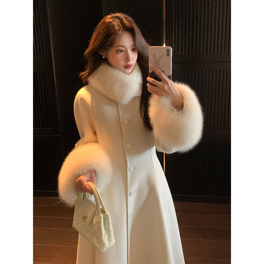 心动的信号 2025冬季新款法式赫本大衣中长款高级感白色毛领外套,女装/女士精品,毛呢外套,淘宝优惠券,粉丝福利购,淘宝优惠卷