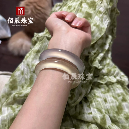 天然高冰马料香槟色玉髓手镯轻奢白月光荔枝冻玛瑙镯子冷白玉手镯