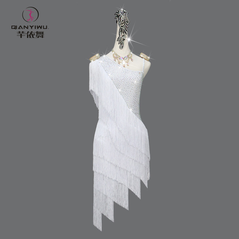 2026新款专业白色拉丁舞比赛表演出服装伦巴舞蹈台花服流苏连衣裙