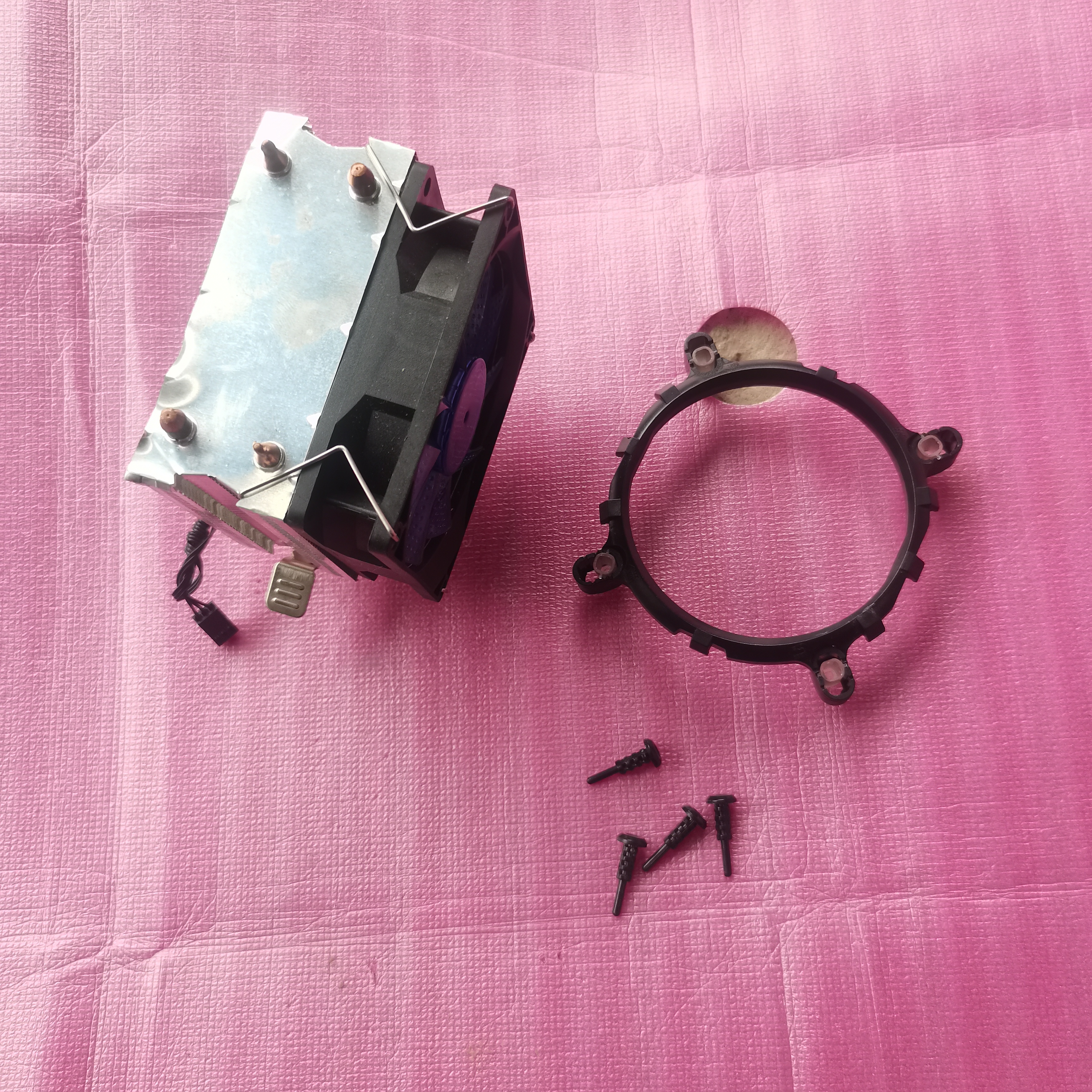 英特尔i7-3770CPU散热组件