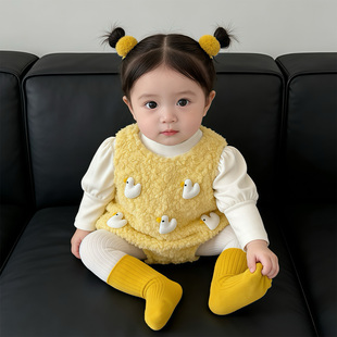 婴儿秋冬季衣服新品加绒包屁连体衣小月龄女宝宝冬装哈衣外出套装