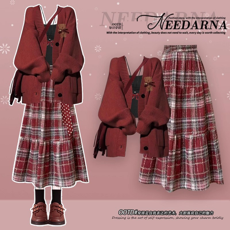 万圣节圣诞穿搭红色针织连衣裙子巨好看的深秋初冬季miu系格子裙