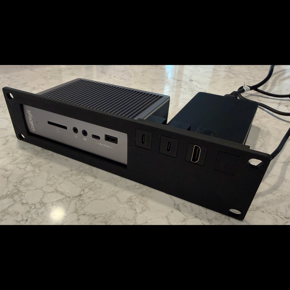 适用CalDigit TS3 TS4 TS5 10英寸机架安装支架10 inch rack定制 - 实物图