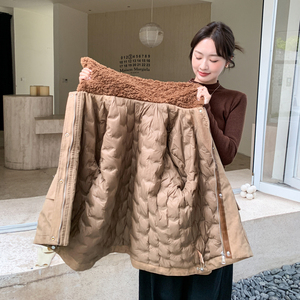 【现货】羊羔毛拼接刺绣派克90绒羽绒服 B001-M199-P385控558图片