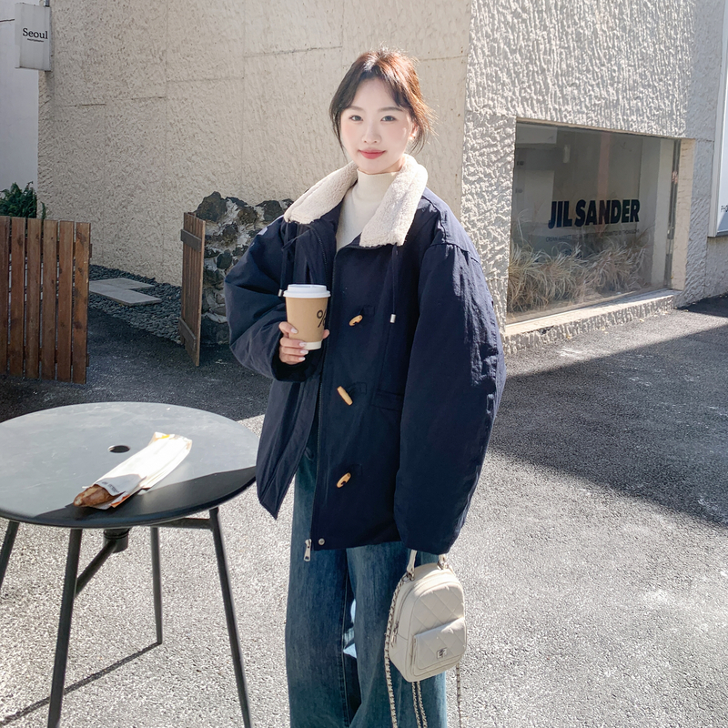 【现货】韩系羊羔毛领牛角扣90绒羽绒服B001-M216-P395控568，女装羽绒服，依依服饰