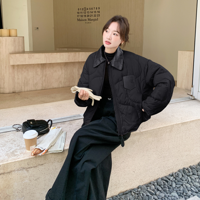 【新品现货】极简风皮领拼接90绒羽绒服B001-M210-P345控478，女装羽绒服，依依服饰