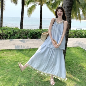 多巴胺穿搭绝美蓝色无袖连衣裙女夏超火慵懒松弛度假背心长裙套装图片
