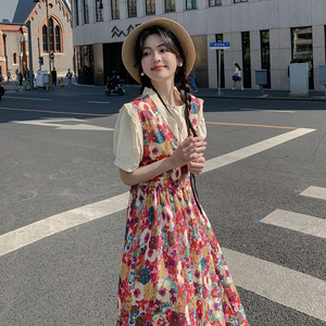 多巴胺穿搭无袖v领碎花连衣裙女夏2025年新款宽松背心裙两件套装图片