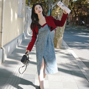 法式短款开衫叠穿吊带连衣裙女春秋2025超火好看独特漂亮两件套装图片
