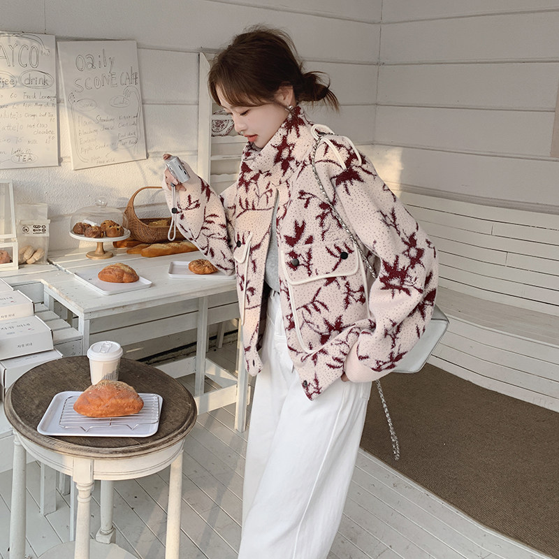 韩系设计感拼色印花外套女春秋2025巨好看高级小众减龄短夹克上衣,女装羽绒服,依依服饰