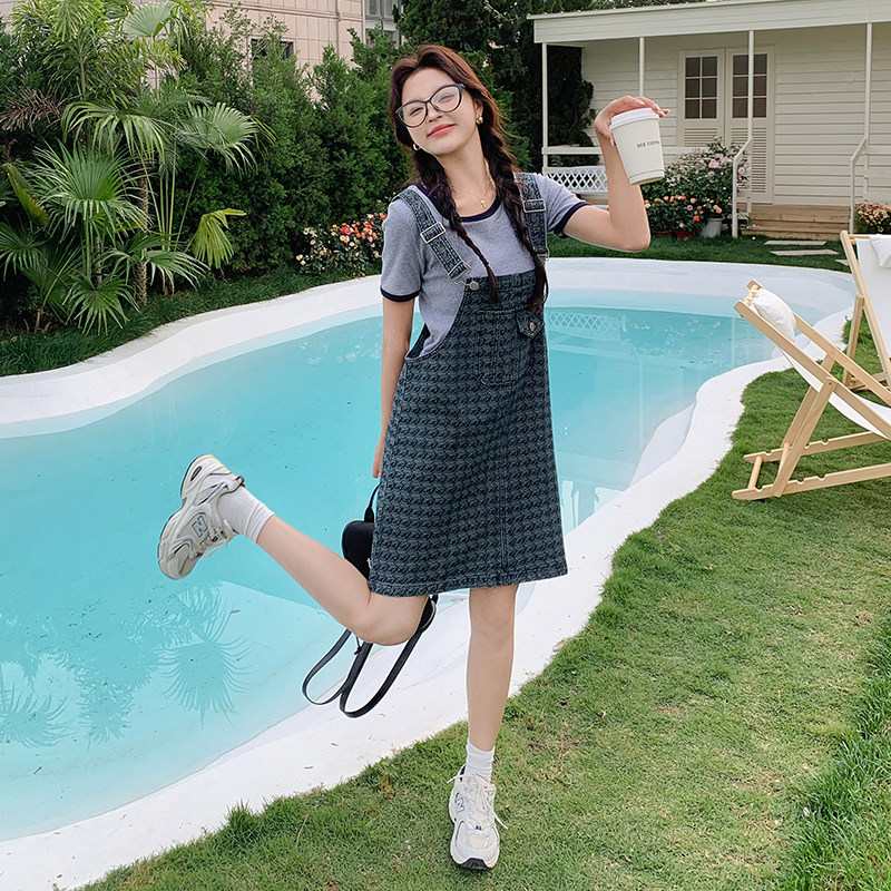 韩版俏皮减龄牛仔背带裙女2025夏季新款法式宽松显瘦印花a字短裙,女装连衣裙,依依服饰