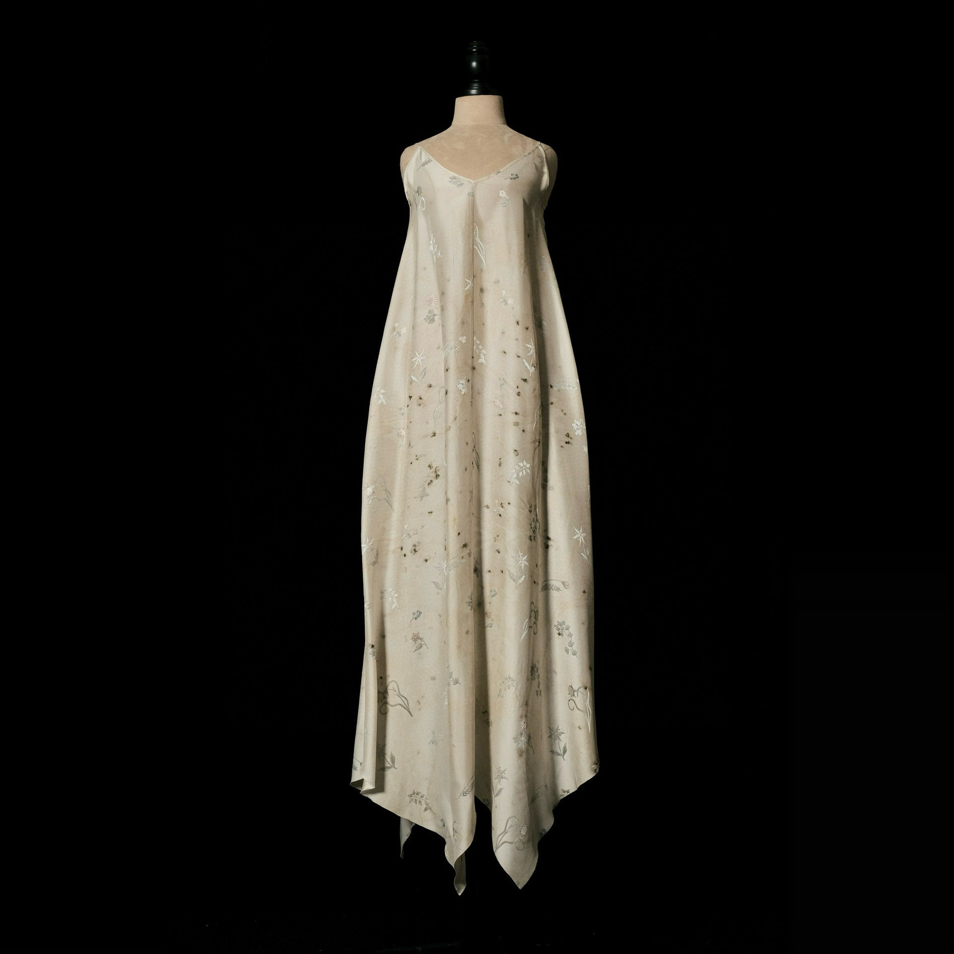 「SV现货」Mutedance 25SS 脏白色绣花吊带A字连衣裙+外套