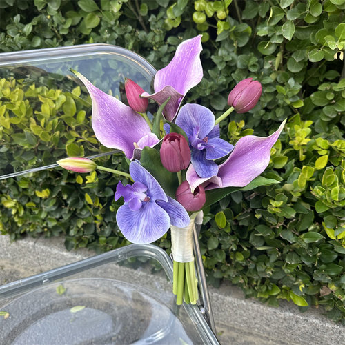 魏小只的花店紫色梦幻手捧花