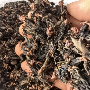 杜仲雄花茶公杜仲开的花晒干，七八年开一次，太行山野生杜仲花